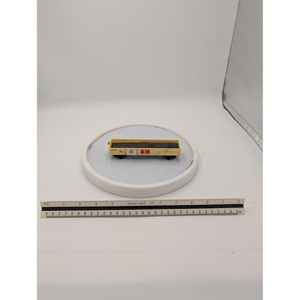 HO‎ Scale Pennsylvania Bicentennial 1776 Gondola Car with Coal Load Cream